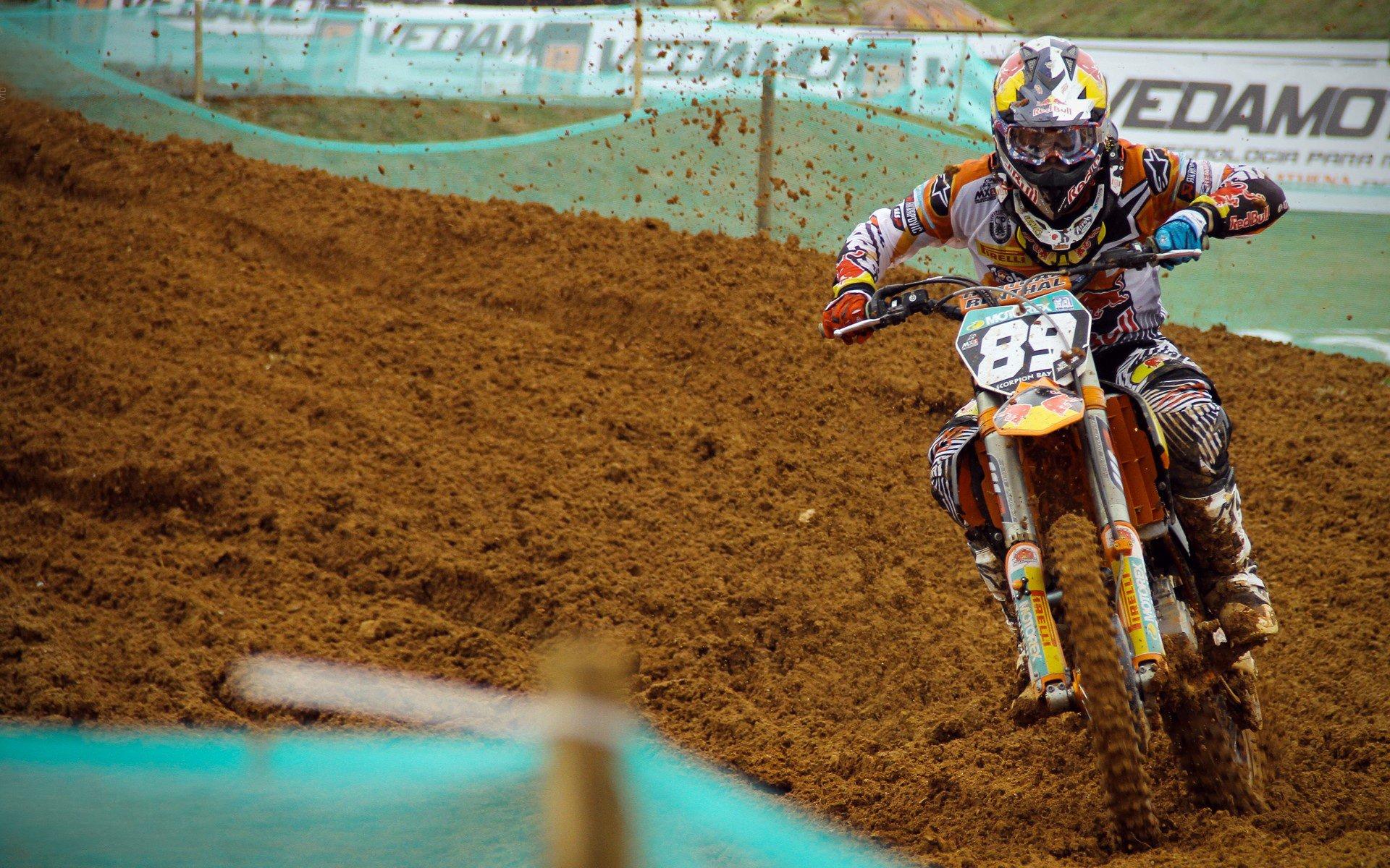 意甲防线再添新盾！斯基拉确认，哈伊杜克铁卫姆拉契奇接近加盟国际米兰，转会费550万欧元敲定